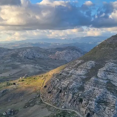 Casa Scyauru *